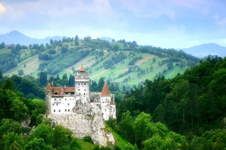 1-Day Guided Tour: Bucharest-Peles, Dracula Castle & Brasov - Bus Comfort, Live Guide Narration, and the Audio Guide Option