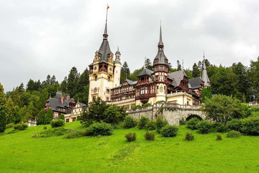 1-Day Guided Tour: Bucharest-Peles, Dracula Castle & Brasov - What to Pack (So You Are Not Rushing at Every Stop)