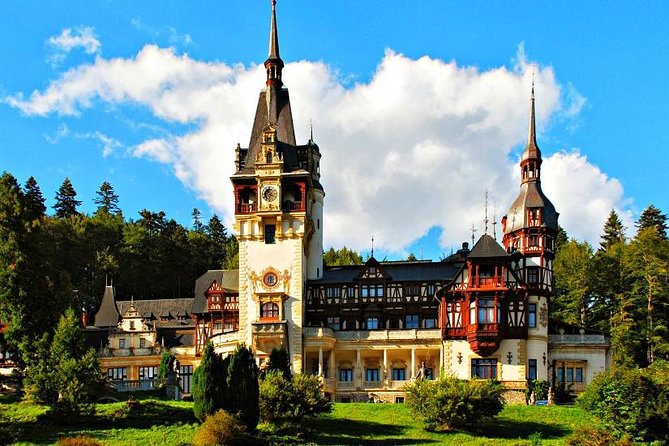 4-Day Private Tour of Transylvania from Bucharest - Day 1: Peles Castle in Sinaia, then medieval Brasov old-town walking