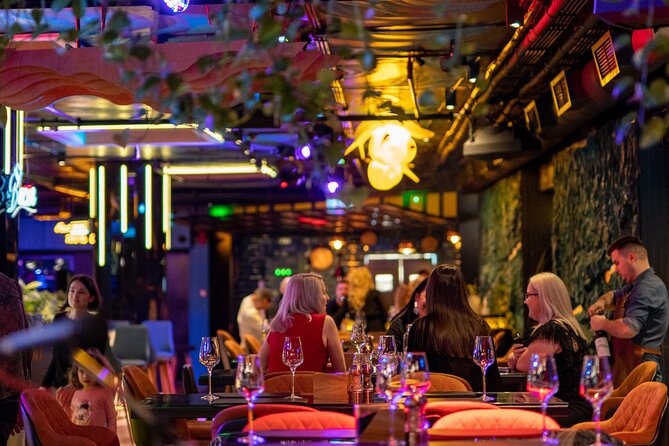 Bar Crawling - The meeting point on Strada Lipscani: how to set yourself up