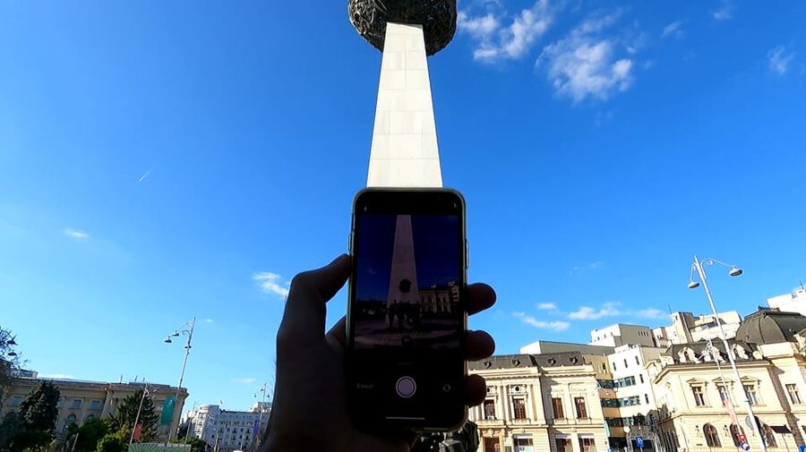 Bucharest 1989 Revolution Walking Tour with Smartphone App - Getting to the start and launching the game in Bucharest