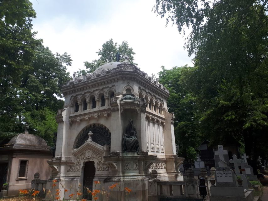Bucharest: 3-Hour Dark History Tour with a Local - Little Paris in interwar Bucharest: sophisticated image, harsh reality