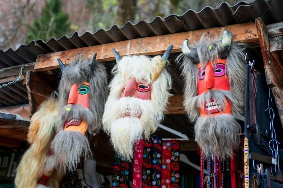 Bucharest: Bran Castle and Bear Sanctuary Small-Group Tour - The practical packing list for a smooth day
