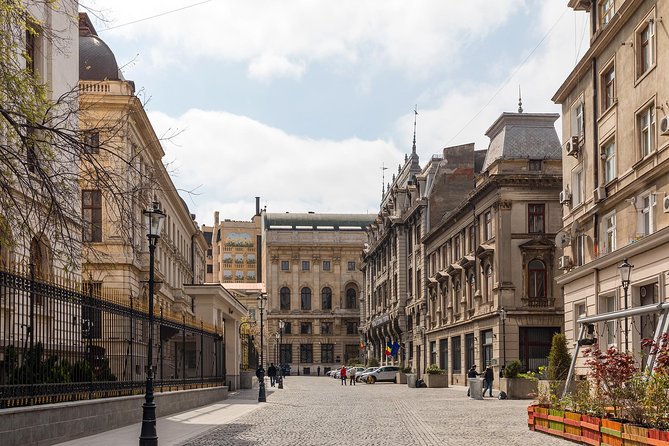 Bucharest Chronicles - Medieval churches plus boho-bougie architecture in the same stroll