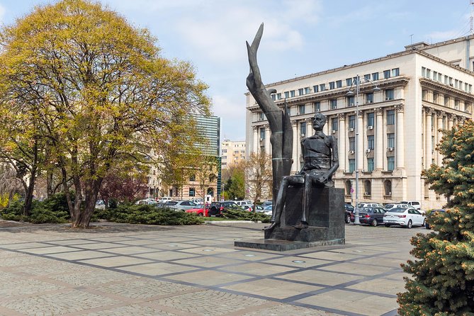 Bucharest Chronicles - Where the walk starts at Piața 21 Decembrie 1989 (and where it ends)