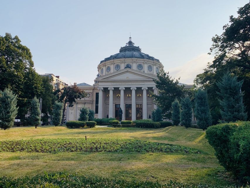 Bucharest City Tour and Wine Tasting - Revolution Square and the fight against Communism: history you can stand on