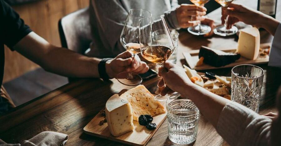 Bucharest City Tour and Wine Tasting - Wine bar time: how the tasting actually feels