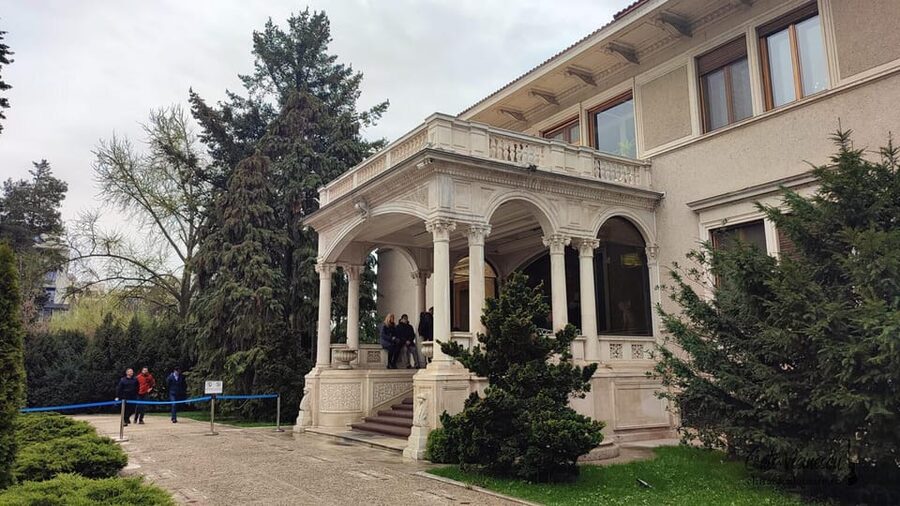 Bucharest city tour by car - A Fast, Friendly Bucharest Primer by Car