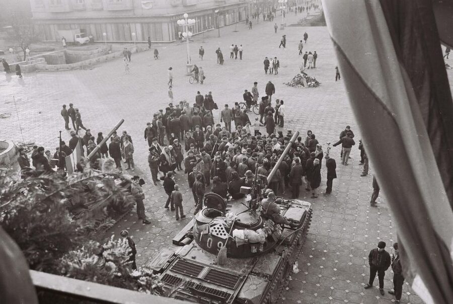 Bucharest Communism: From Lenin to Ceausescu - Revolution Square ending: the last days, trial, and execution