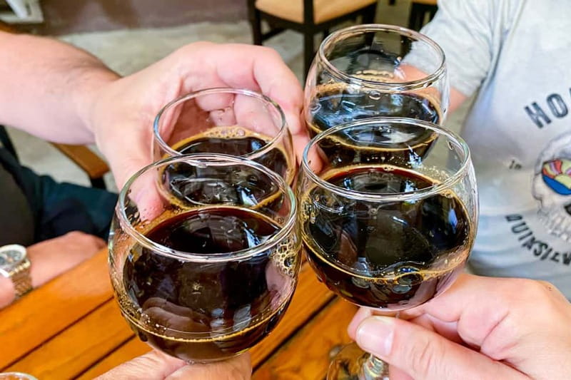 Bucharest: Craft Beer Tour with Traditional Meal - The walking experience in 3 hours, for small groups up to 10