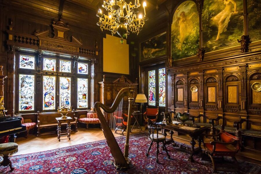 Bucharest: Day Trip to Dracula Castle, Peles Castle & Brașov - Peleș Castle in Sinaia: the “Pearl of the Carpathians” stop