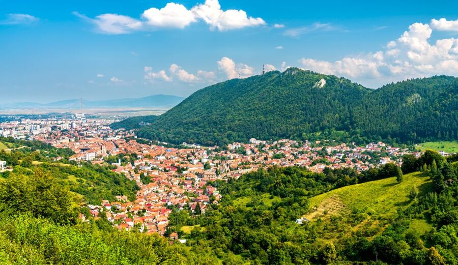 Bucharest: Dracula Castle, Peles Castle & Brasov Guided Tour - Sinaia and Peleș Castle: Neo-Renaissance Beauty With Real Timing