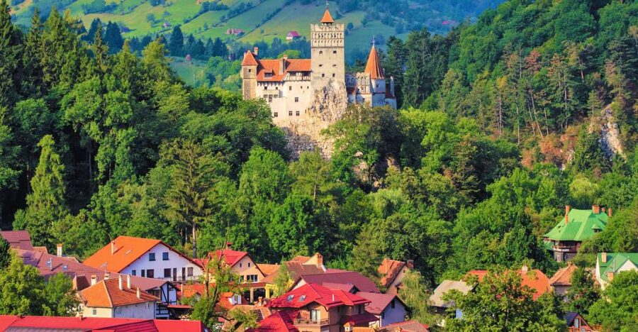 Bucharest: Dracula Castle, Peles Castle & Brasov Old Town - Bucharest to Transylvania, the practical value of seeing 3 icons