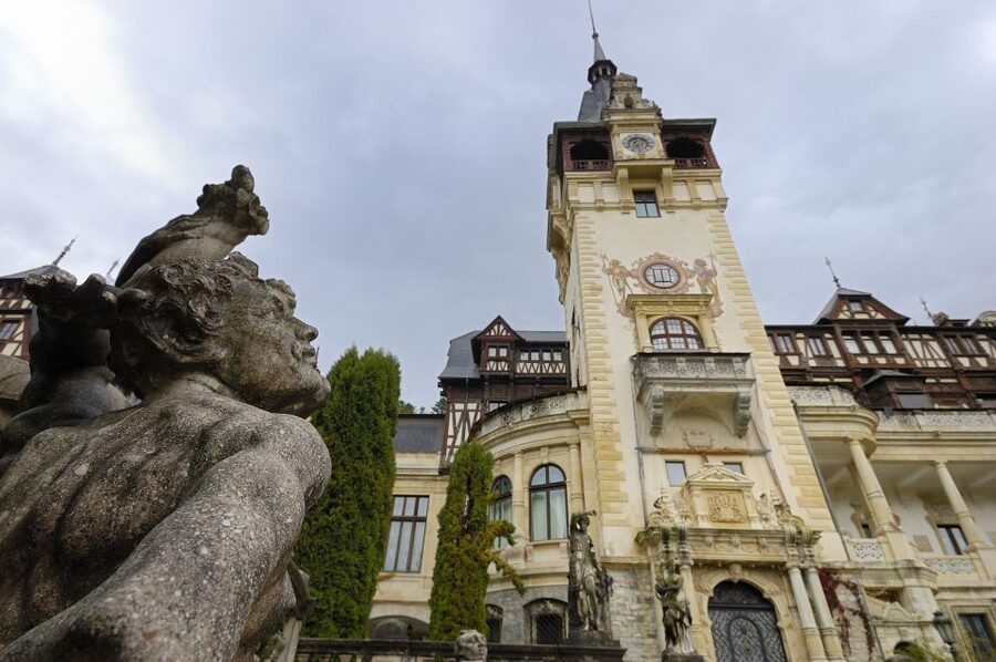 Bucharest: Dracula Castle, Peles Castle & Brasov Old Town - Brasov free time lets you choose your pace in Transylvania