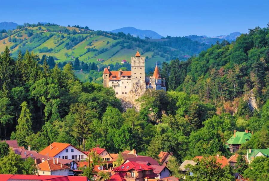 Bucharest: Dracula Castle, Peles Castle & Brasov Old Town - Sinaia starts the day at Peles Castle, the royal-palace shock