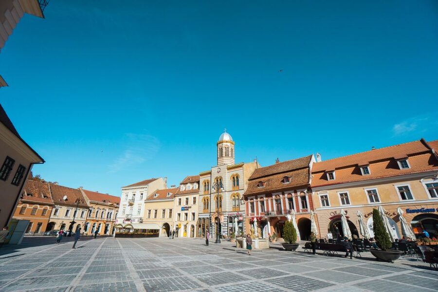 Bucharest: Dracula's Castle, Peles Castle, & Brasov Old Town - Bran Castle and Dracula Legend, with the Story Straight