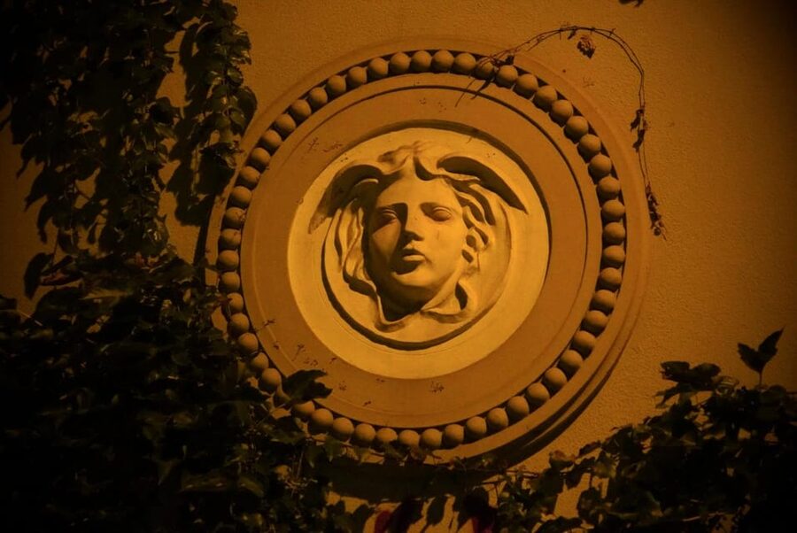 Bucharest: Ghost Stories & Romanian Mythology Walking Tour - Haunted sites, but not inside: how the vibe works