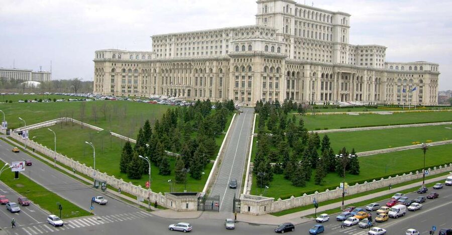 Bucharest: Half-Day Sightseeing Tour - Revolution Square: The 1989 Moment You Can Feel in the Stops