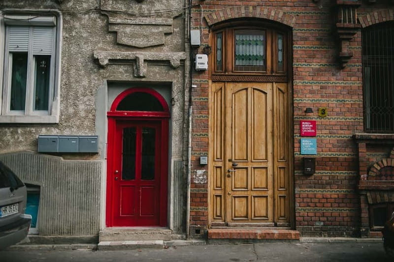 Bucharest: Hidden Gems 2.5-Hour Walking Tour - The Armenian Orthodox church and Bucharest’s early 20th-century architecture story