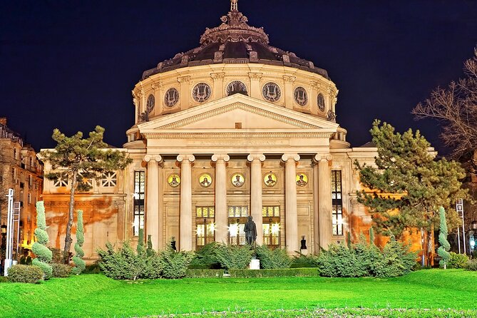 Bucharest Highlights Walking Tour - Cismigiu Parc: the calm pause before the final big views