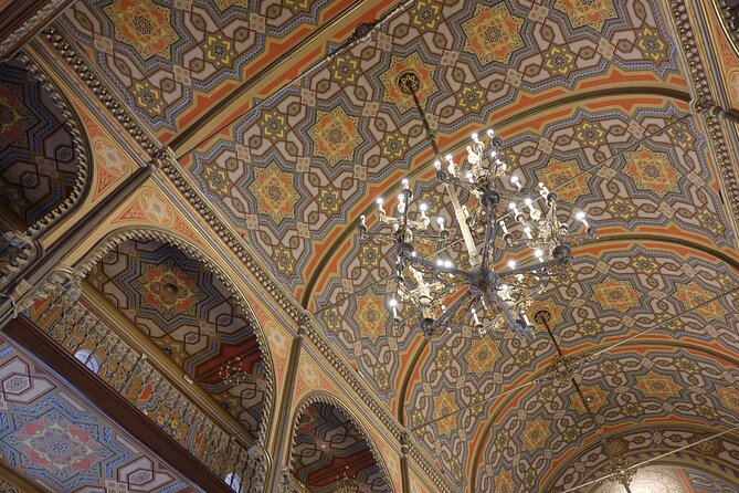 Bucharest Jewish Heritage | Private Walking Tour - What makes the guide experience feel personal (even when you are learning)