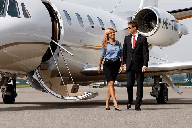 Bucharest Luxury Airport Transfer with Minivan and Business Cars - Flight delays, the 60-minute disembark wait, and timing reality