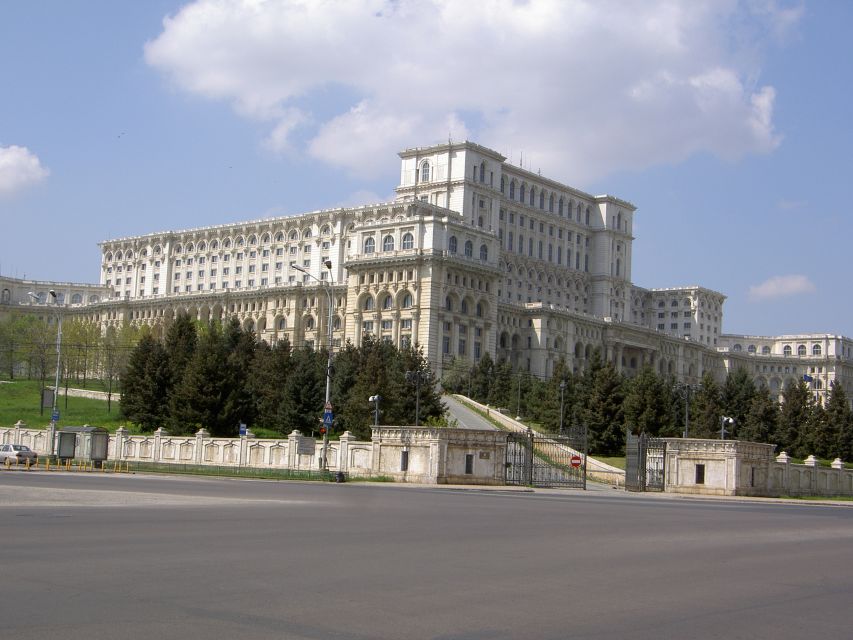 Bucharest: Parliament Senate Entry Tickets and Guided Tour - Guide and language: getting the most from your hour