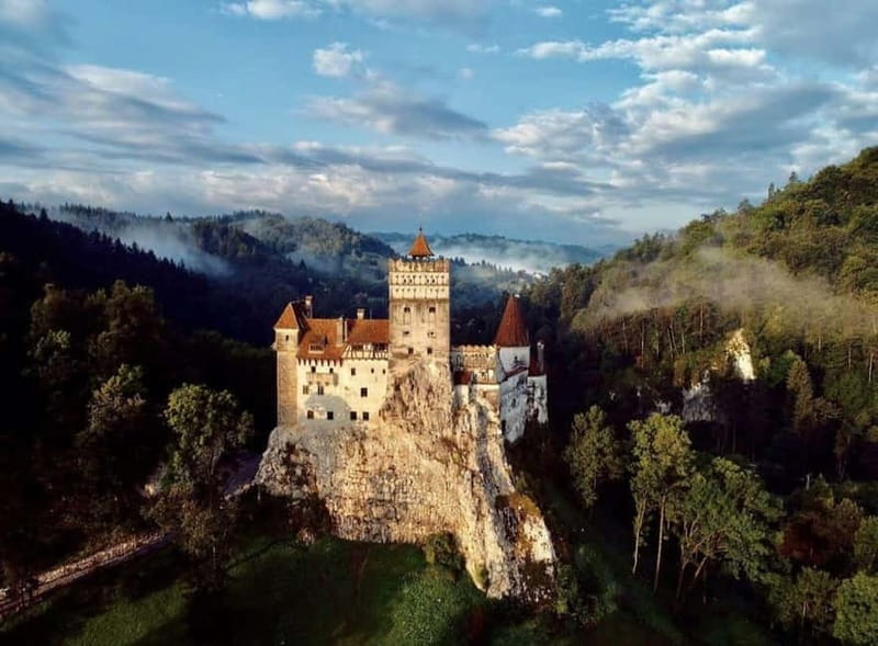 Bucharest: Peles and Bran Castles and Brasov Day Trip - 7:15 from Bucharest: the schedule you’re signing up for