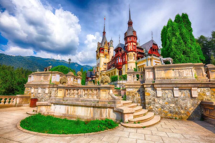 Bucharest: Peles Castle, Bran Castle & Brașov Day Tour - From Bucharest to the Carpathians: the drive matters more than you think