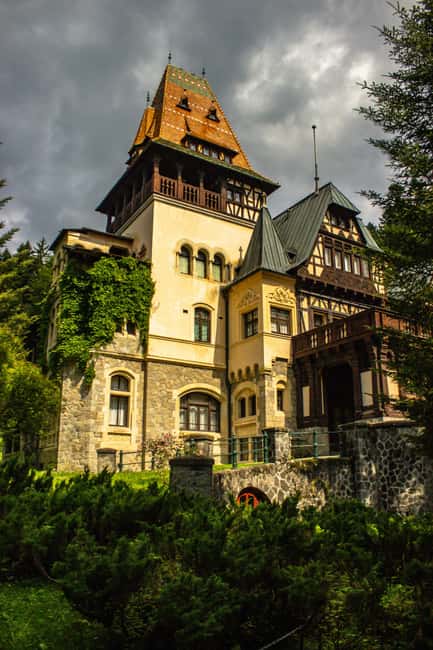 Bucharest: Peles Castle, Bran Castle & Brașov Day Tour - Who should book this Bucharest castles and Brasov day tour?