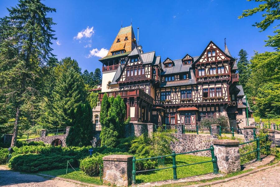 Bucharest: Peles Castle, Bran Castle, & Brasov Full-Day Tour - Peles Castle: Neo-Renaissance royal splendor in the mountains