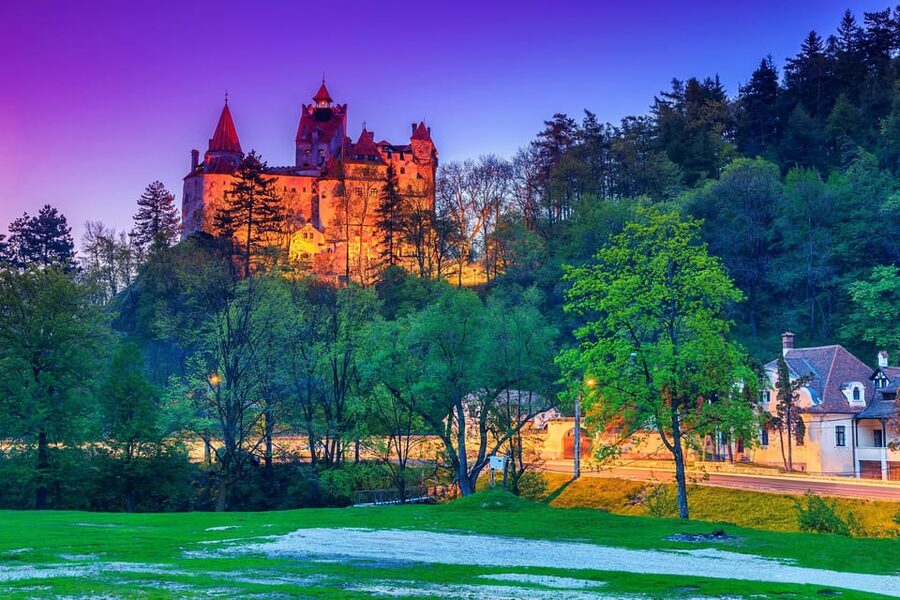 Bucharest: Peles & Dracula's Castle and Brasov Full-Day Trip - Why this route works so well from Bucharest