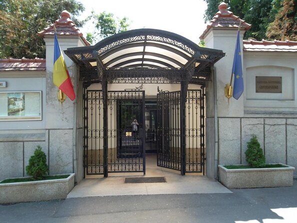 Bucharest Private Tour, Parliament Palace, Ceausescu House Visit - Why this Bucharest pairing makes sense