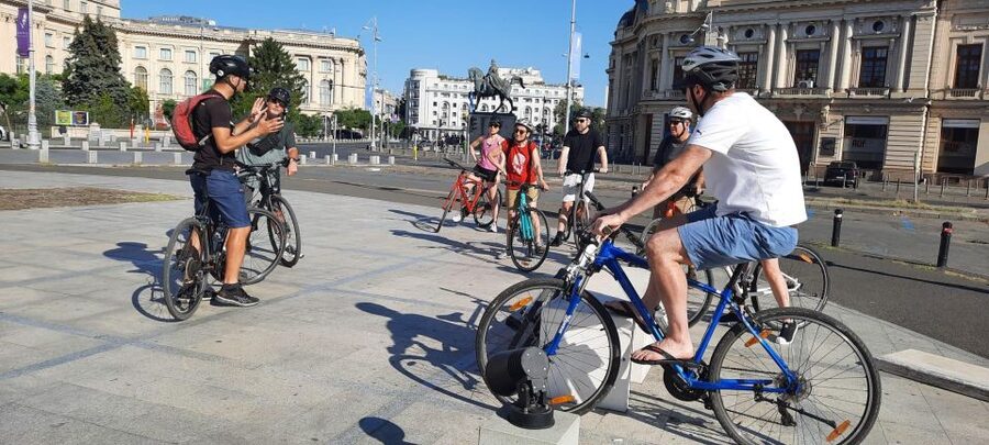 Bucharest Sightseeing Tour - Aviatorilor Boulevard and the Arch of Triumph