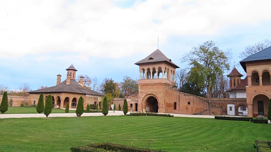 Bucharest Sightseeing Tour - What you pay and what you get in 4 hours