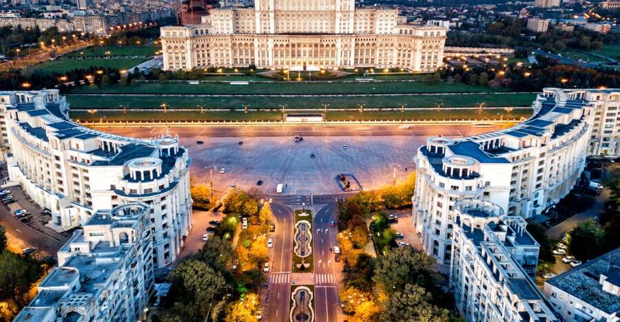 Bucharest: The Italian emigration in Romania - Revolution Square and the old Senate house, for the city’s political spine