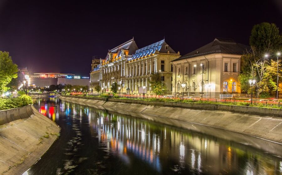 Bucharest: The Italian emigration in Romania - The tour wraps in old town, with a recap you can use