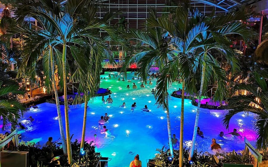 Bucharest: Therme Bucharest Spa Day with Luxury Transfer - Thermal Pools and Himalayan Salt Walls: The Main Relaxation Payoff