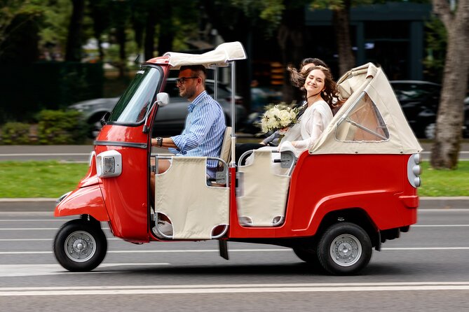 Bucharest Tuk Tuk city tour - Arcul de Triumf and the Romanian victory idea