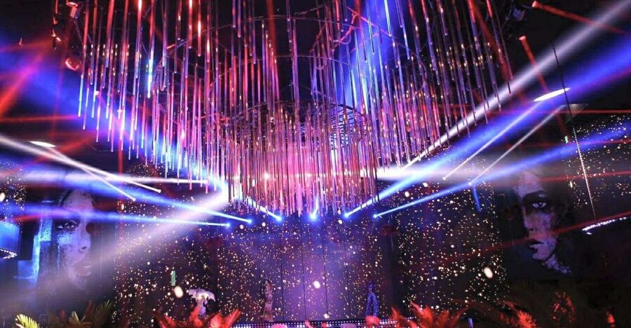 Bucharest: VIP Dining, Limo ride & Clubbing - The Second Bar Stop and the Build-Up to the Club Table