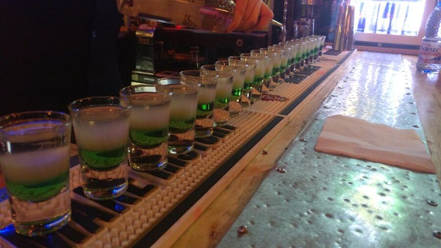 Bucharest: Weekend Pub Crawl - The Crawl’s Format: 4-5 Bars, One Moving Crowd, Lots of Music