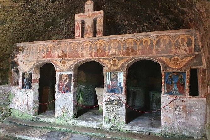 Bulgaria Day Trip - Private Tour from Bucharest - Veliko Tarnavo & Arbanasi - Arbanasi Village and the Konstantsalieva Open-Air Museum