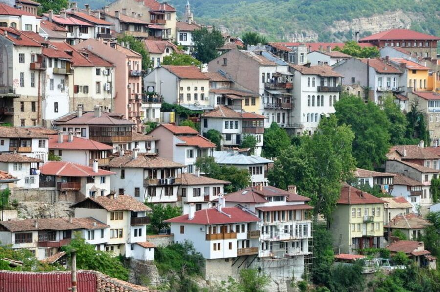 Day Trip to Bulgaria and Veliko Tarnovo from Bucharest - Guides, Small-Group Feel, and How to Get the Most Out of Free Time