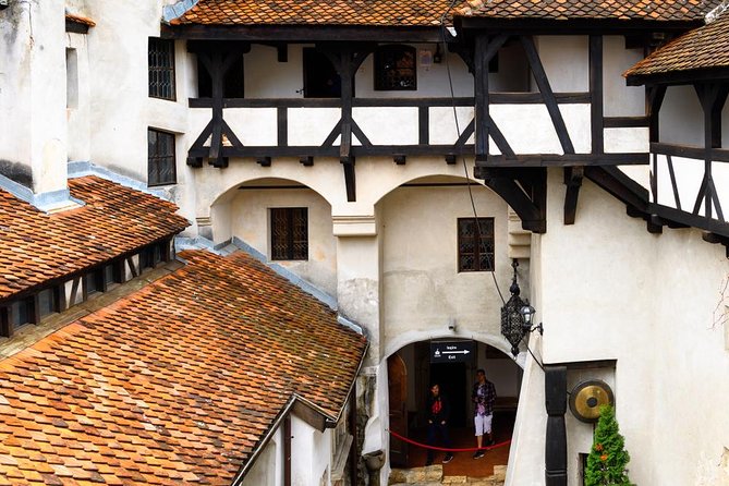 Day trip to Dracula's Castle, Peles Castle and Medieval Brasov - Sinaia and Peles Castle: the Romanian royal highlight