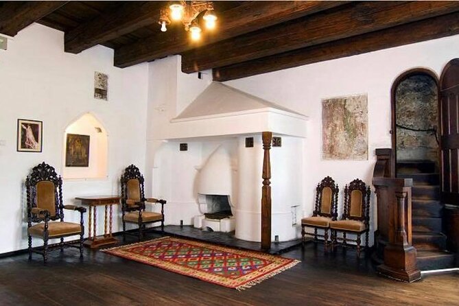 Dracula's Castle - Private Tour with Peleș Castle and Brașov city - Tickets, cash, and the photo WiFi hack