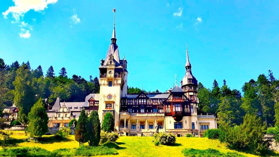 Explore Transylvania: 4-Day Unforgettable Tour - Your private guide and the value of live English commentary