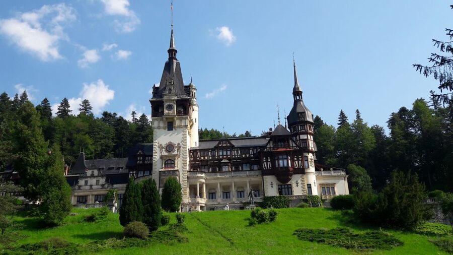 From Brasov 3 castles : Peles , Bran , Cantacuzino - Entrance fees and lunch: the part you should budget for