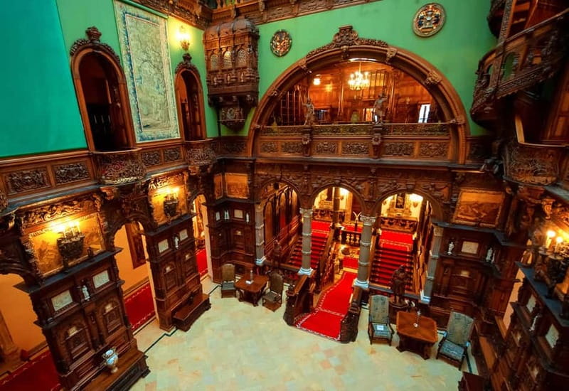 From Bucharest: Bran, Peles Castle & Brasov Private Day Tour - Bran Castle and Dracula’s branding, with real time to wander