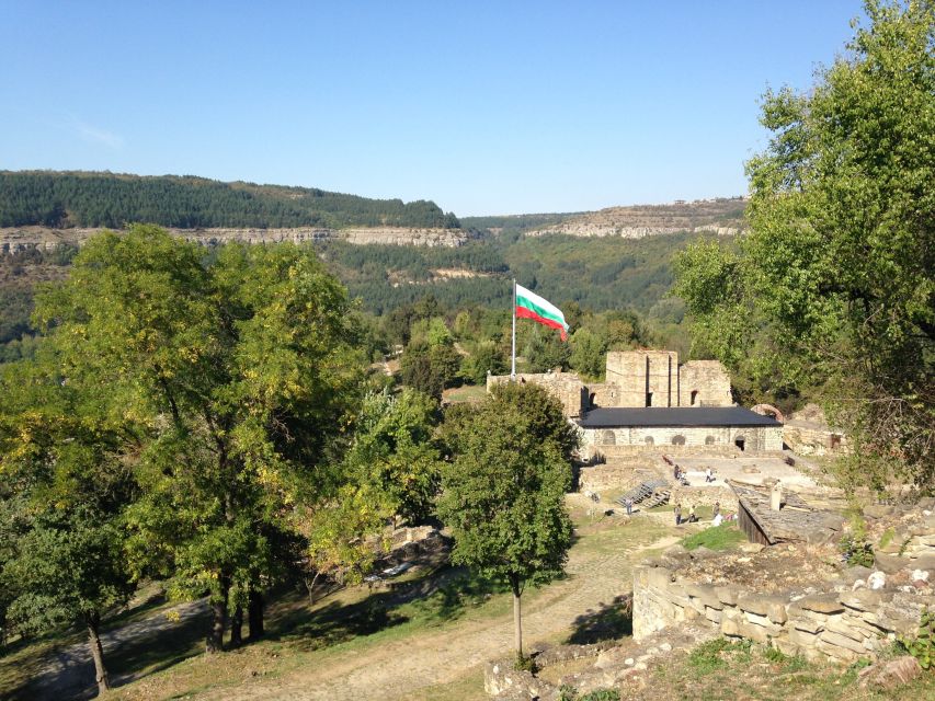 From Bucharest: Bulgaria 1-Day Tour - Basarbovo Monastery in 15 minutes: how to make a short stop count