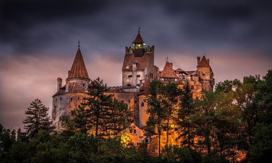 From Bucharest: Day Trip to Dracula and Peles Castle - Peles Castle: a royal estate where craftsmanship does the talking
